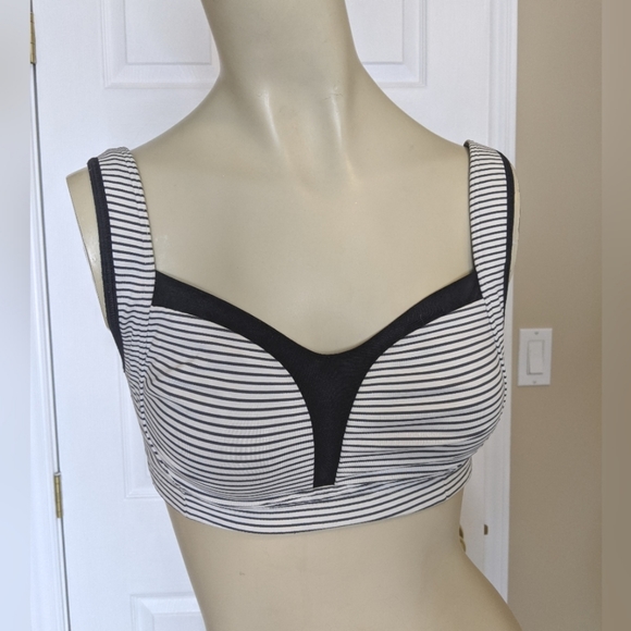 lululemon athletica Other - 𝅺Lululemon ta ta tamber sports bra 32 DD